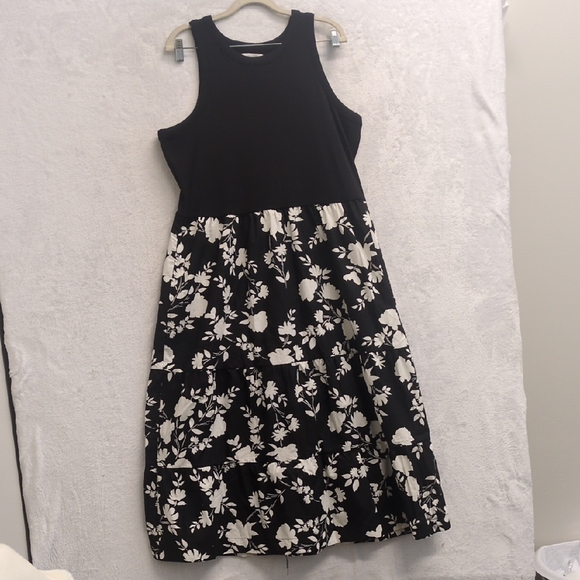 Maurices Dresses & Skirts - Maurices Women's Black Floral Sleeveless Midi Dress Size XXL